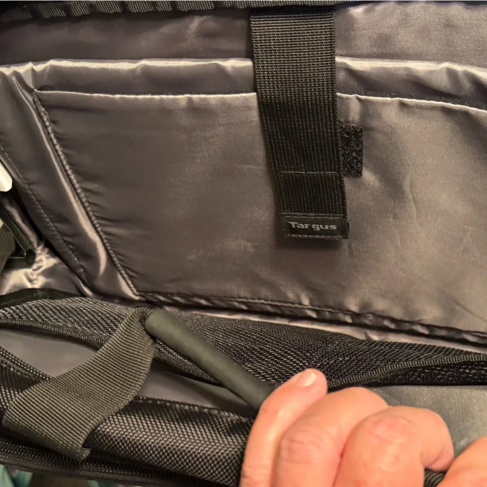 Targus High End Soft Matte Black Men's Briefcase Laptop Shoulder Bag MINTY
